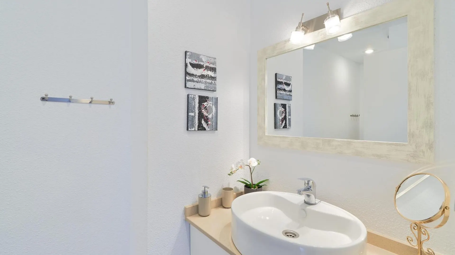 Cozy 2 Bedroom With Magic Sea View Fuengirola 0*,  Spain